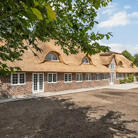 Alitta - 27km From The Sea By Interhome *